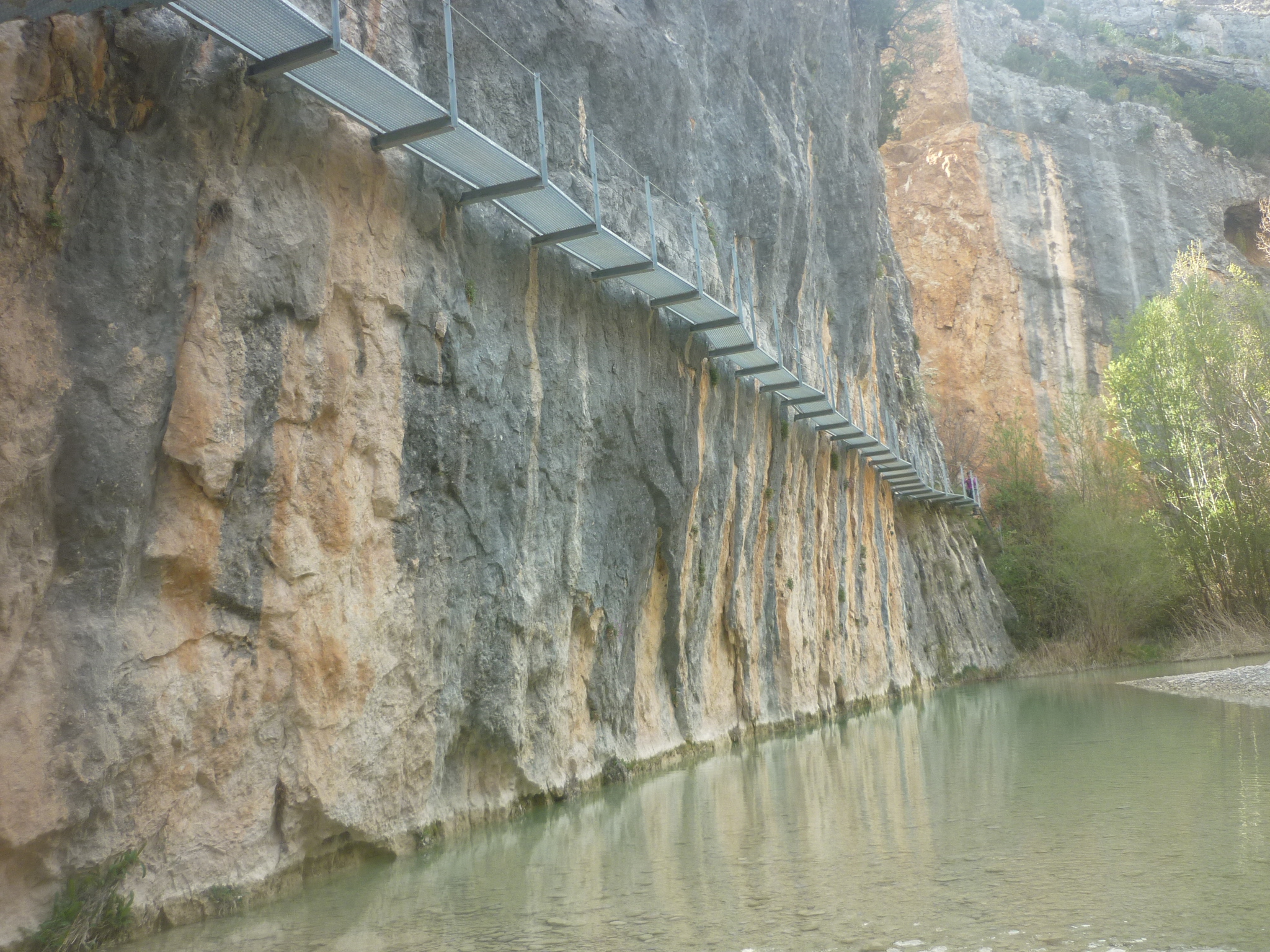 Foto  PUENTE DEL 6 AL 8 DE DICIEMBRE GUARA- HUESCA