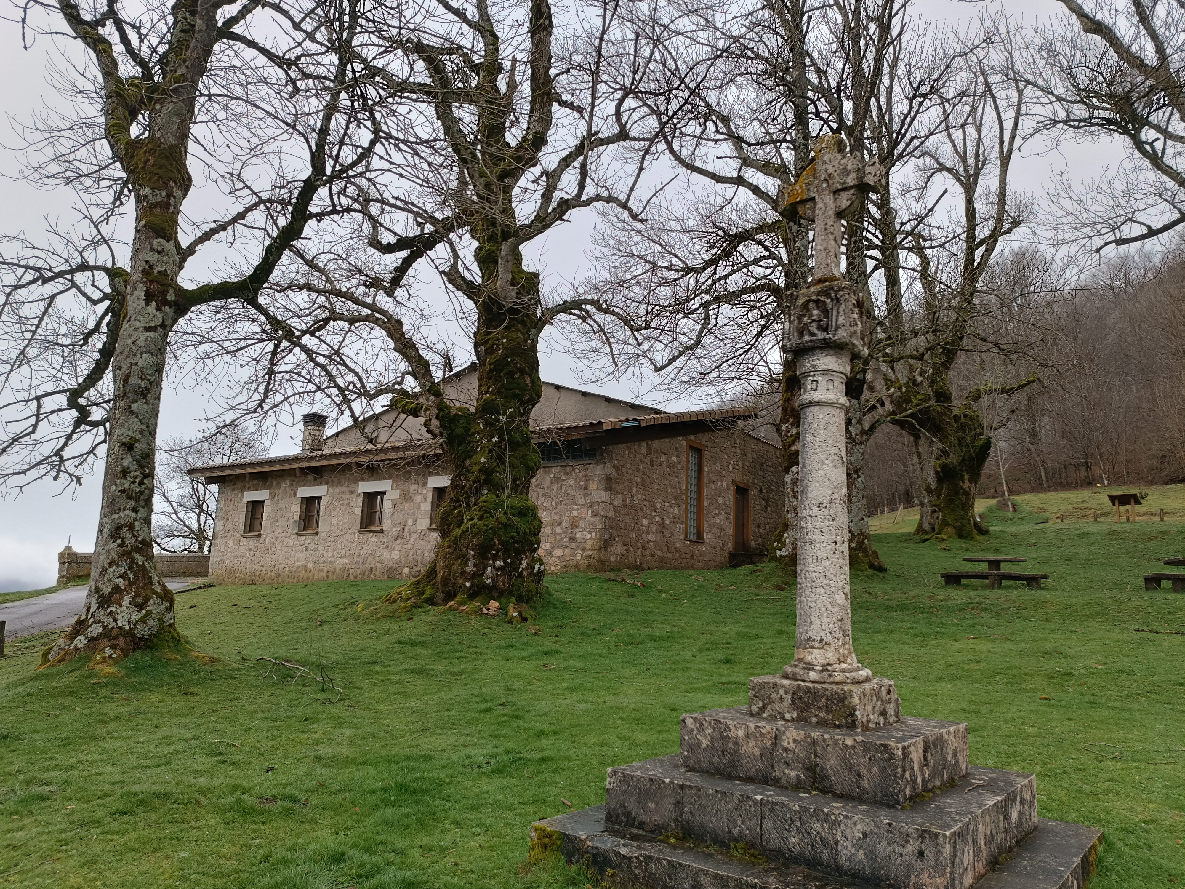 Foto Roitegi—ABITIGARRA (1.168 mts)—Santa Teodosia—KAPITATE (1.121 MTS) Ullibarri Arana -Araba. Mañanera