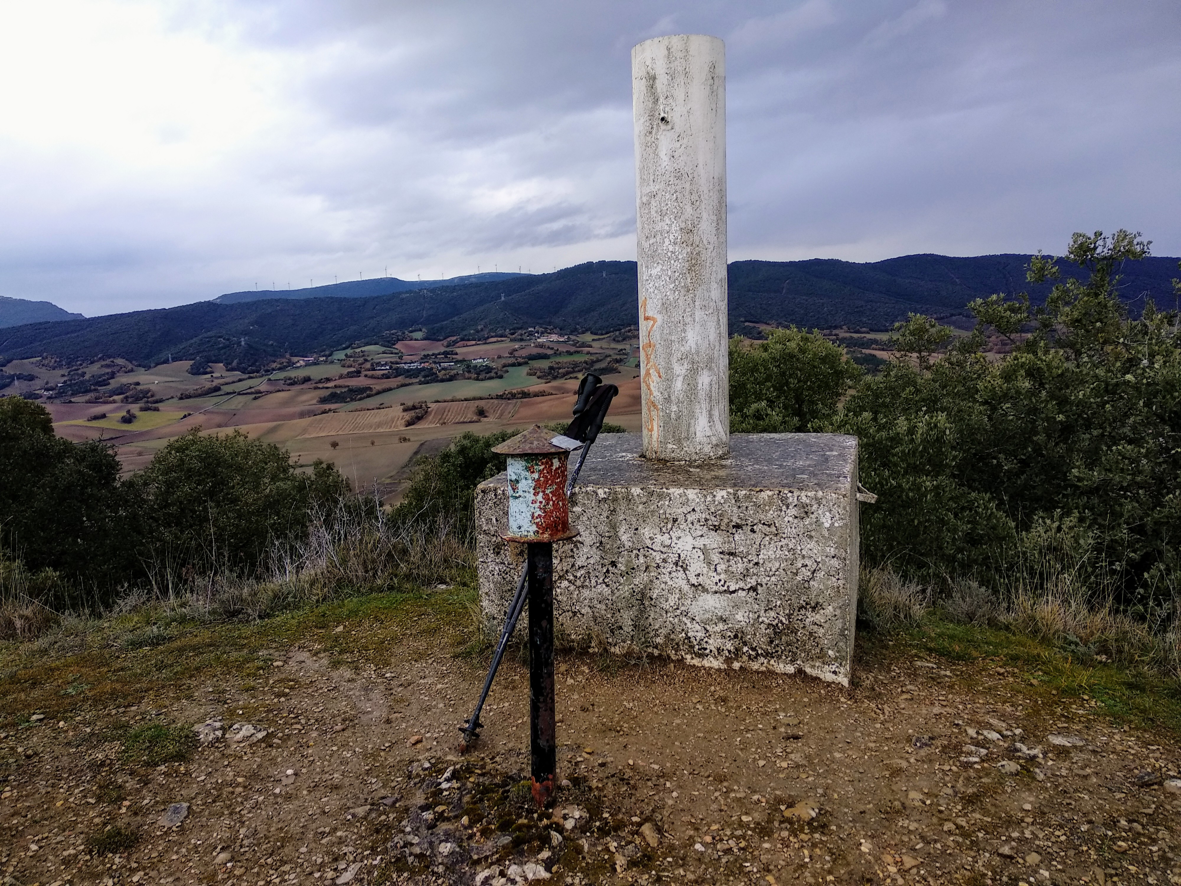 Foto  Travesía - Pto. Paul - Atalaya (907 m.) - Somo (902 m.) - Montemayor (734 m.) - Antezana de la Ribera (Araba). Mañanera