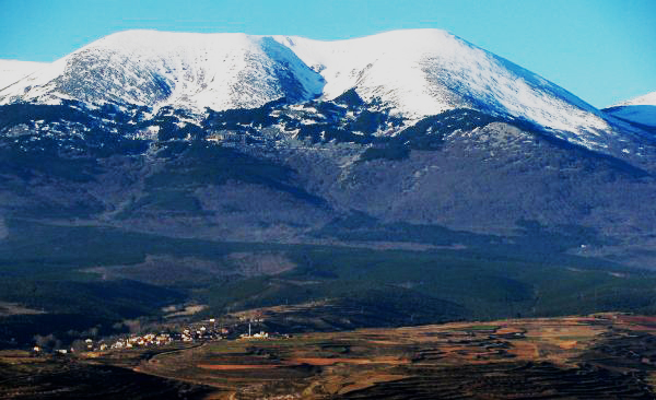 Dia 15- Travesía Stro. Moncayo - Lobera (2226 m) - Morca (2283 m) - Moncayo (2316m)- Peña Negrilla (2118 m) - Cueva de Agreda (Zaragoza - Soria).Todo el día