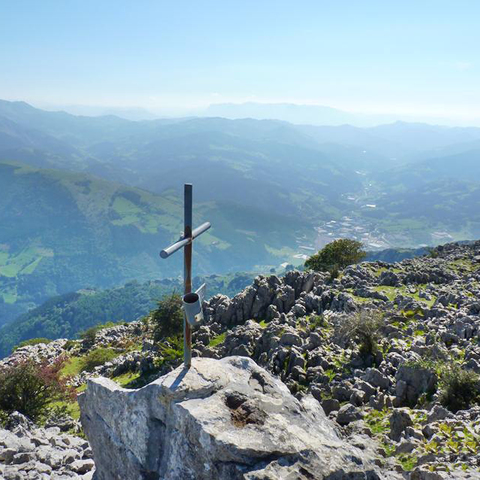 Travesía Azkoitia – Xoxote(912 m) – Erlo (1030 m) - Azpeitia (Gipuzkoa) Comida sidrería