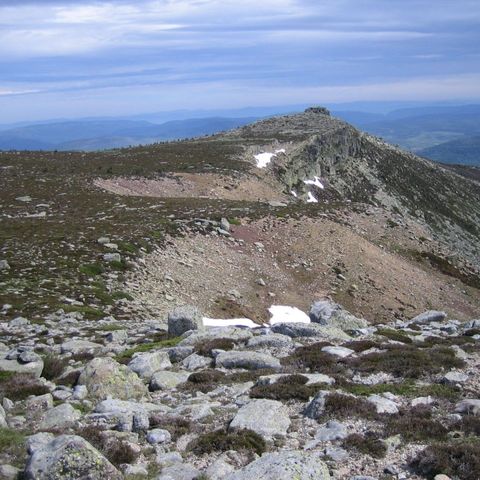 Dia 13- Travesía Molinos de razón – La laguna – Cebollera (2141 m) – La Mesa (2163 m) - Lomos de Orios (Soria - Rioja) Todo el día